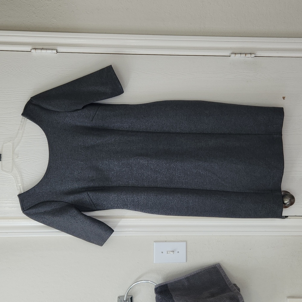 Banana Republic Shimmery Silver-Grey Sheath Cocktail Dress. Size 8.